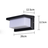 Sort-hvid udendørs væglampe