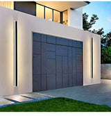 Stribet foret væglampe