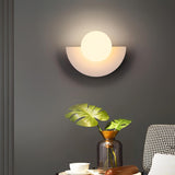 Everest - Nordisk halvcirkelformet væglampe