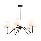 Lysekrone i soveværelse af silke