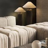 Gulvlampe i vejrbidt træ