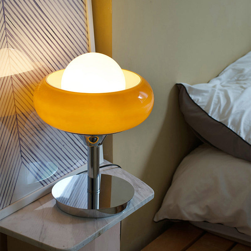 Vintage Bauahus bordlampe i gult glas